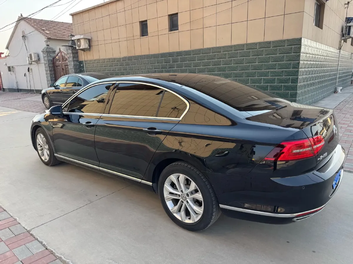 2017 Volkswagen Magotan 1.8T 180HP L4 7DCT,autocango,china used car exporter,china ev exporter,chinese used car exporter,chinese used ev exporter