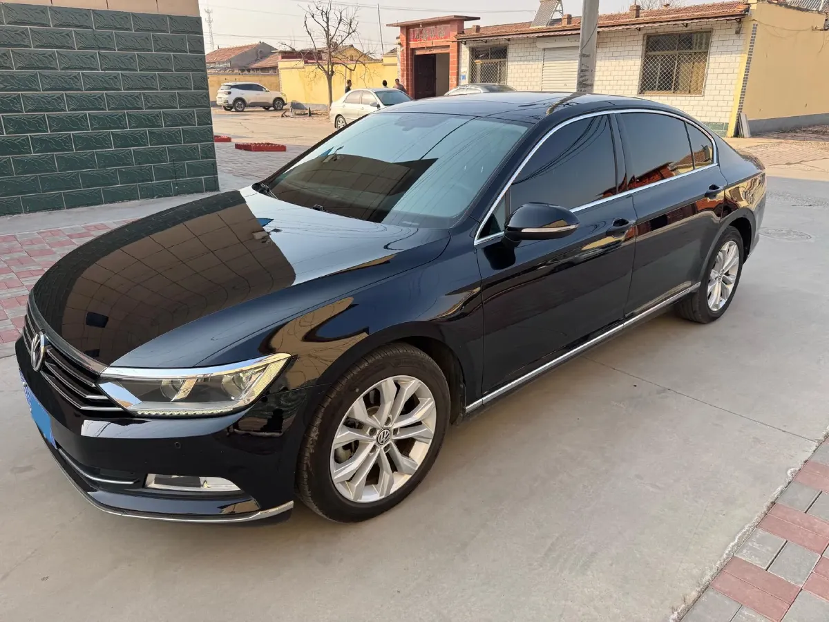 2017 Volkswagen Magotan 1.8T 180HP L4 7DCT,autocango,china used car exporter,china ev exporter,chinese used car exporter,chinese used ev exporter