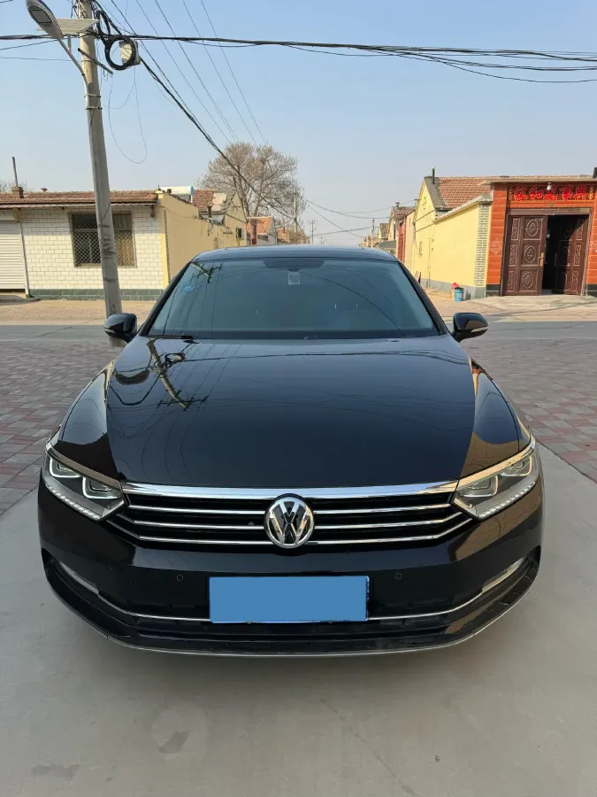 2017 Volkswagen Magotan 1.8T 180HP L4 7DCT,autocango,china used car exporter,china ev exporter,chinese used car exporter,chinese used ev exporter