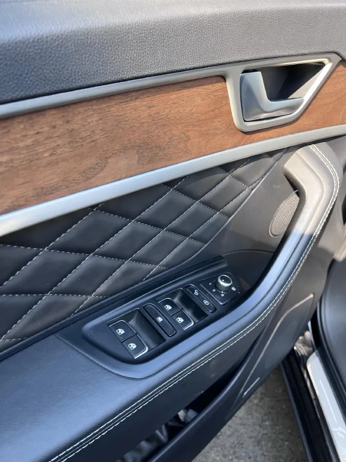 2021 HongQi HS7 3.0T 337HP V6 8AT,autocango,china used car exporter,china ev exporter,chinese used car exporter,chinese used ev exporter