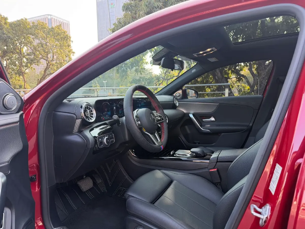 2021 Mercedes-Benz A Class 1.3T 136HP L4 7DCT,autocango,china used car exporter,china ev exporter,chinese used car exporter,chinese used ev exporter