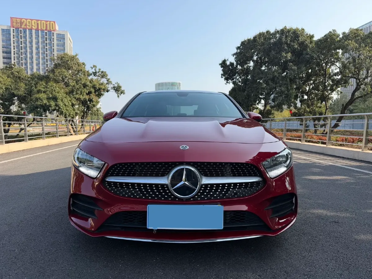 2021 Mercedes-Benz A Class 1.3T 136HP L4 7DCT,autocango,china used car exporter,china ev exporter,chinese used car exporter,chinese used ev exporter