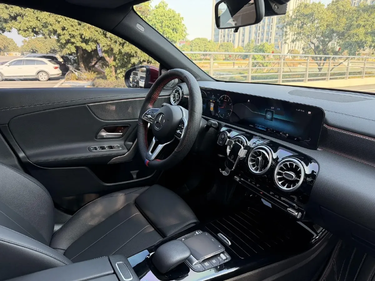 2021 Mercedes-Benz A Class 1.3T 136HP L4 7DCT,autocango,china used car exporter,china ev exporter,chinese used car exporter,chinese used ev exporter