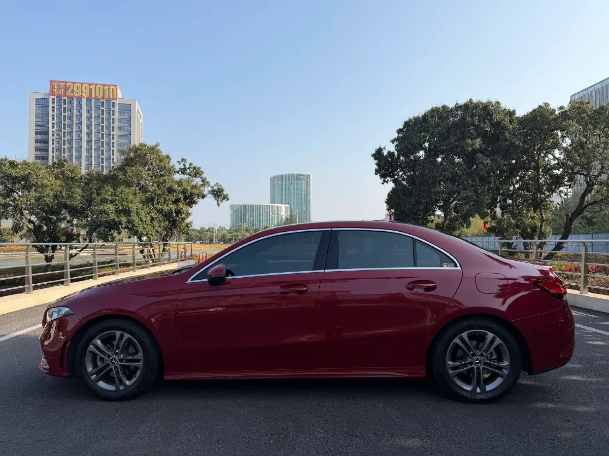 2021 Mercedes-Benz A Class 1.3T 136HP L4 7DCT,autocango,china used car exporter,china ev exporter,chinese used car exporter,chinese used ev exporter