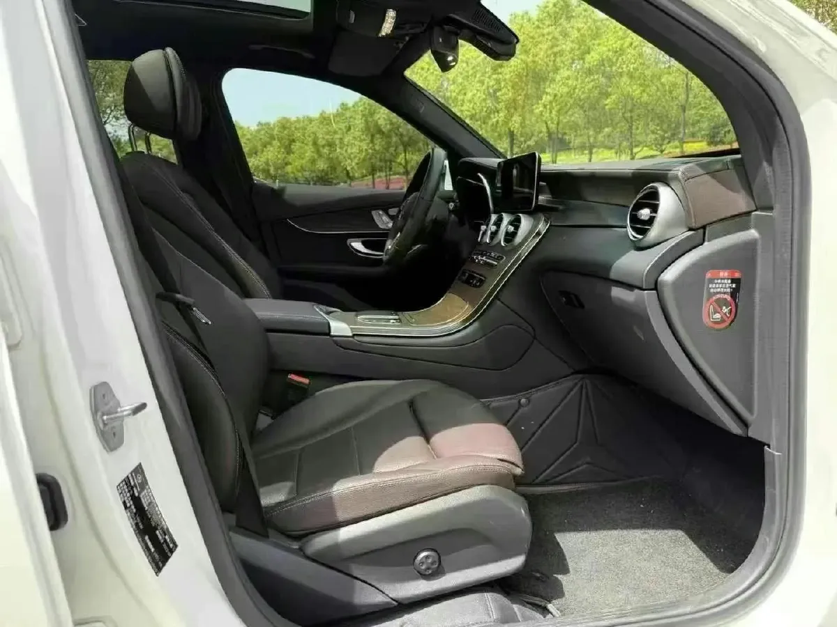 2022 Mercedes-Benz GLC Class 2.0T 258HP L4 9AT,autocango,china used car exporter,china ev exporter,chinese used car exporter,chinese used ev exporter