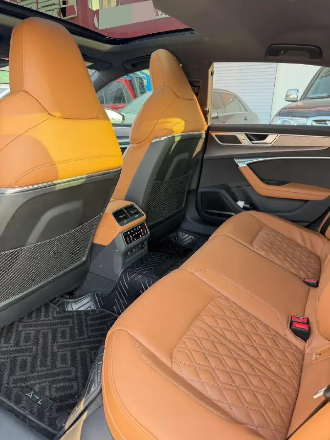 2022 Audi A7L 3.0T 340HP V6 7DCT,autocango,china used car exporter,china ev exporter,chinese used car exporter,chinese used ev exporter