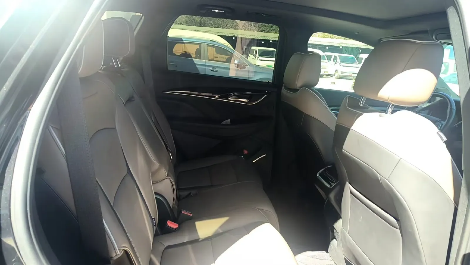 2022 Buick Enclave 2.0T 237HP L4 9AT,autocango,china used car exporter,china ev exporter,chinese used car exporter,chinese used ev exporter