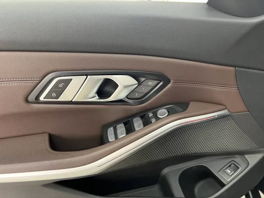 2023 BMW 3 Series 2.0T 184HP L4 8AT,autocango,china used car exporter,china ev exporter,chinese used car exporter,chinese used ev exporter