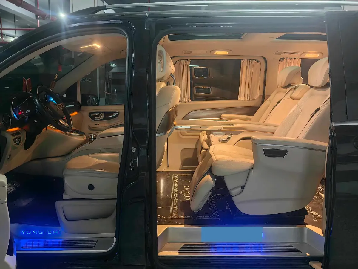 2021 Mercedes-Benz V Class 2.0T 211HP L4 9AT,autocango,china used car exporter,china ev exporter,chinese used car exporter,chinese used ev exporter