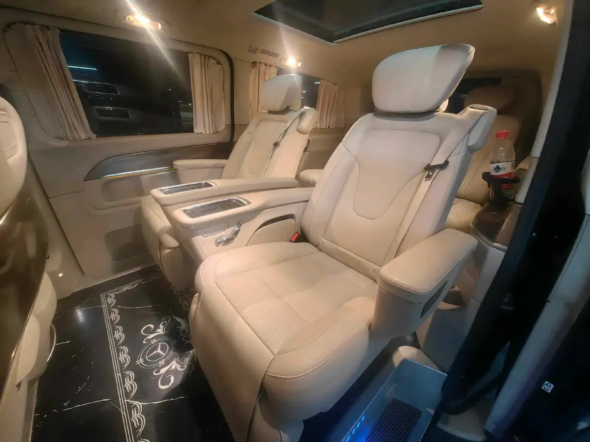 2021 Mercedes-Benz V Class 2.0T 211HP L4 9AT,autocango,china used car exporter,china ev exporter,chinese used car exporter,chinese used ev exporter