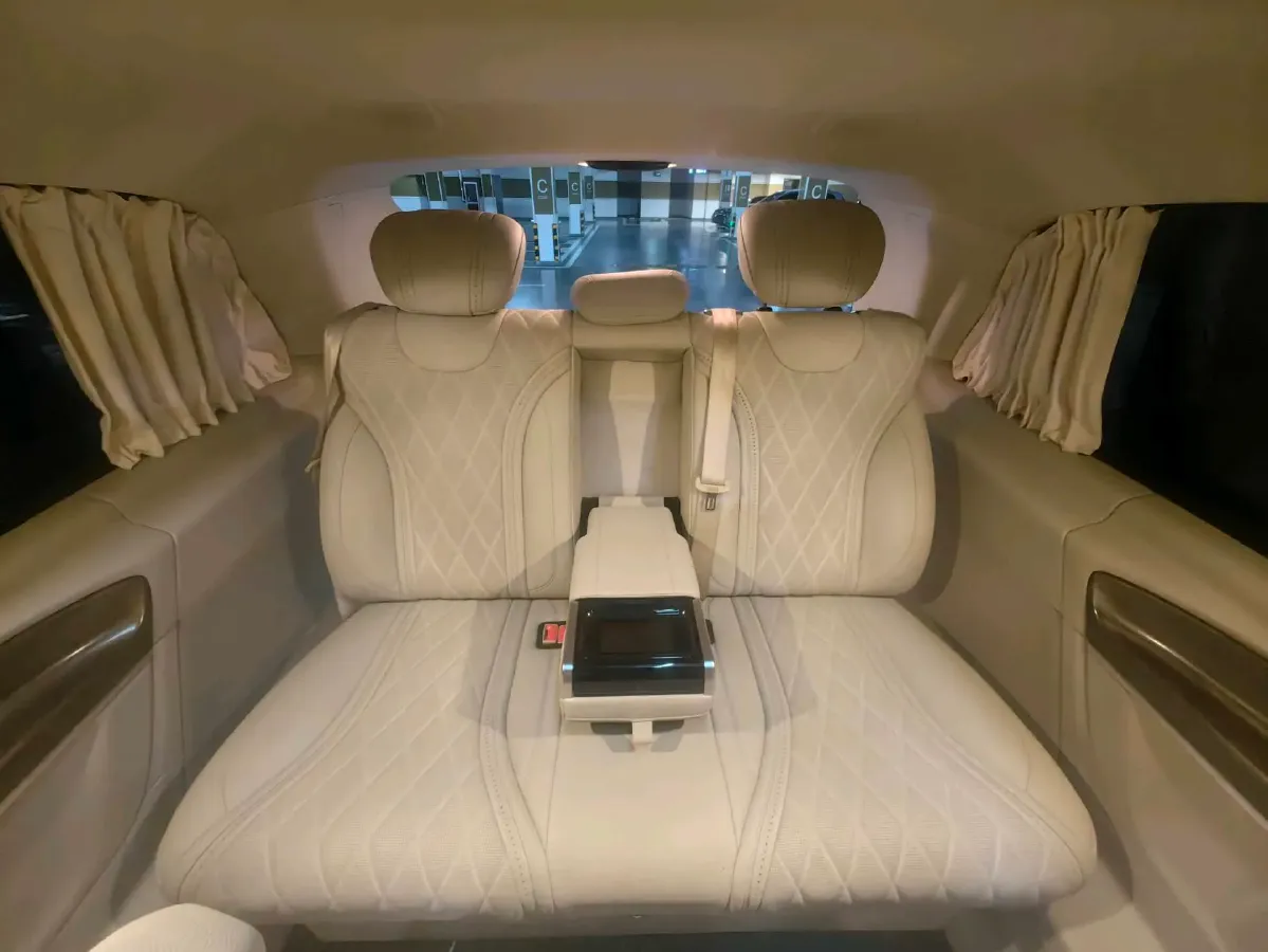 2021 Mercedes-Benz V Class 2.0T 211HP L4 9AT,autocango,china used car exporter,china ev exporter,chinese used car exporter,chinese used ev exporter