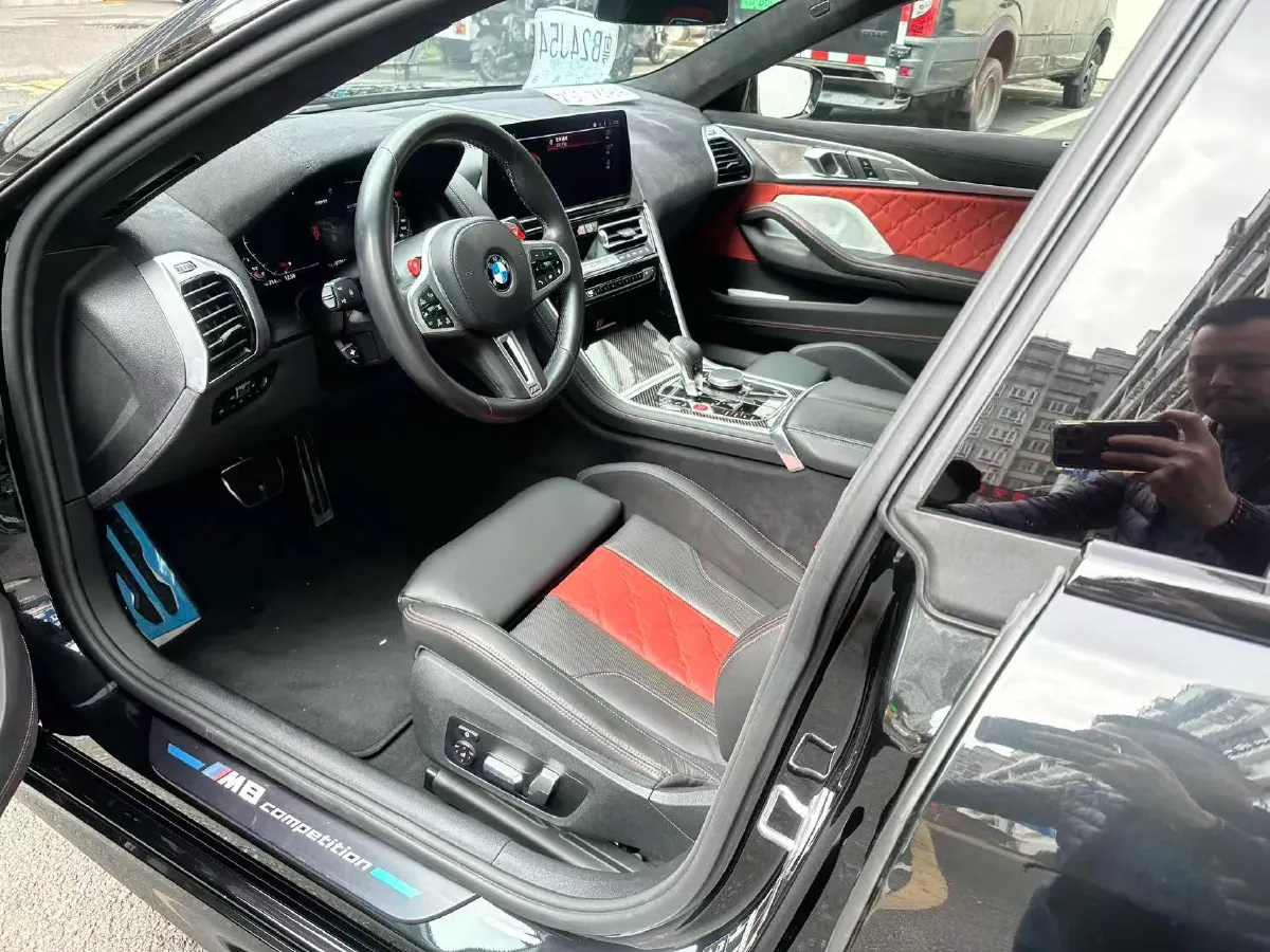2023 BMW M8 4.4T 625HP V8 8AT,autocango,china used car exporter,china ev exporter,chinese used car exporter,chinese used ev exporter