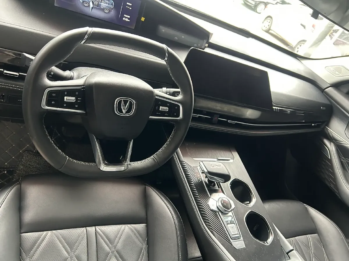 2024 ChangAn UNI-K 2.0T 233HP L4 8AT,autocango,china used car exporter,china ev exporter,chinese used car exporter,chinese used ev exporter