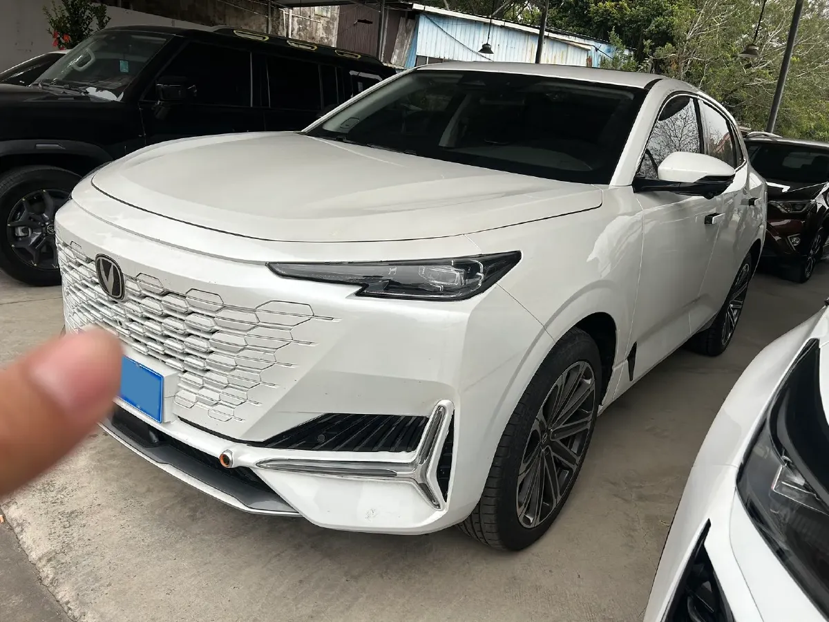 2024 ChangAn UNI-K 2.0T 233HP L4 8AT,autocango,china used car exporter,china ev exporter,chinese used car exporter,chinese used ev exporter