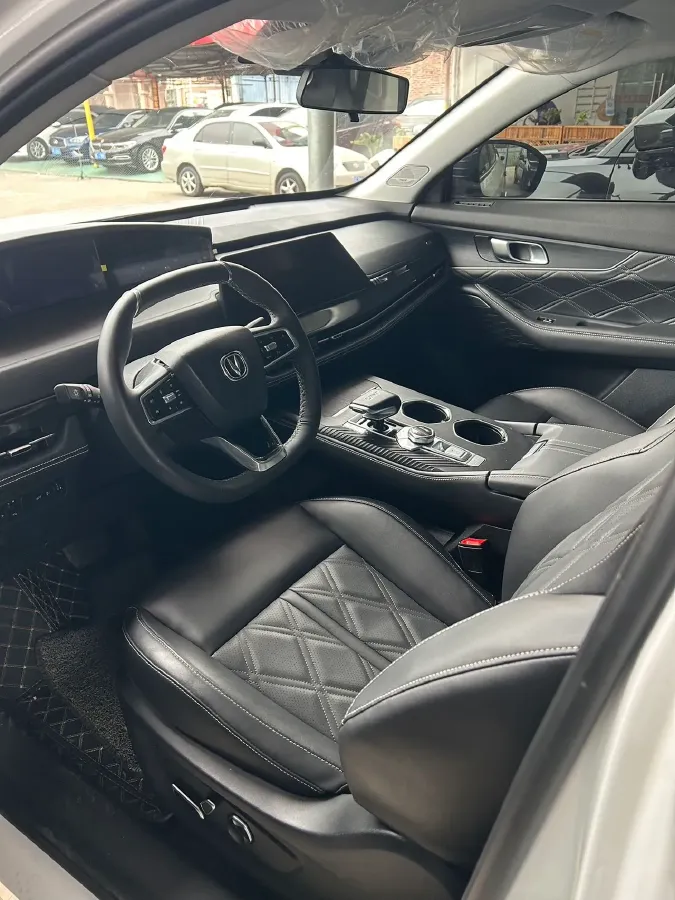 2024 ChangAn UNI-K 2.0T 233HP L4 8AT,autocango,china used car exporter,china ev exporter,chinese used car exporter,chinese used ev exporter