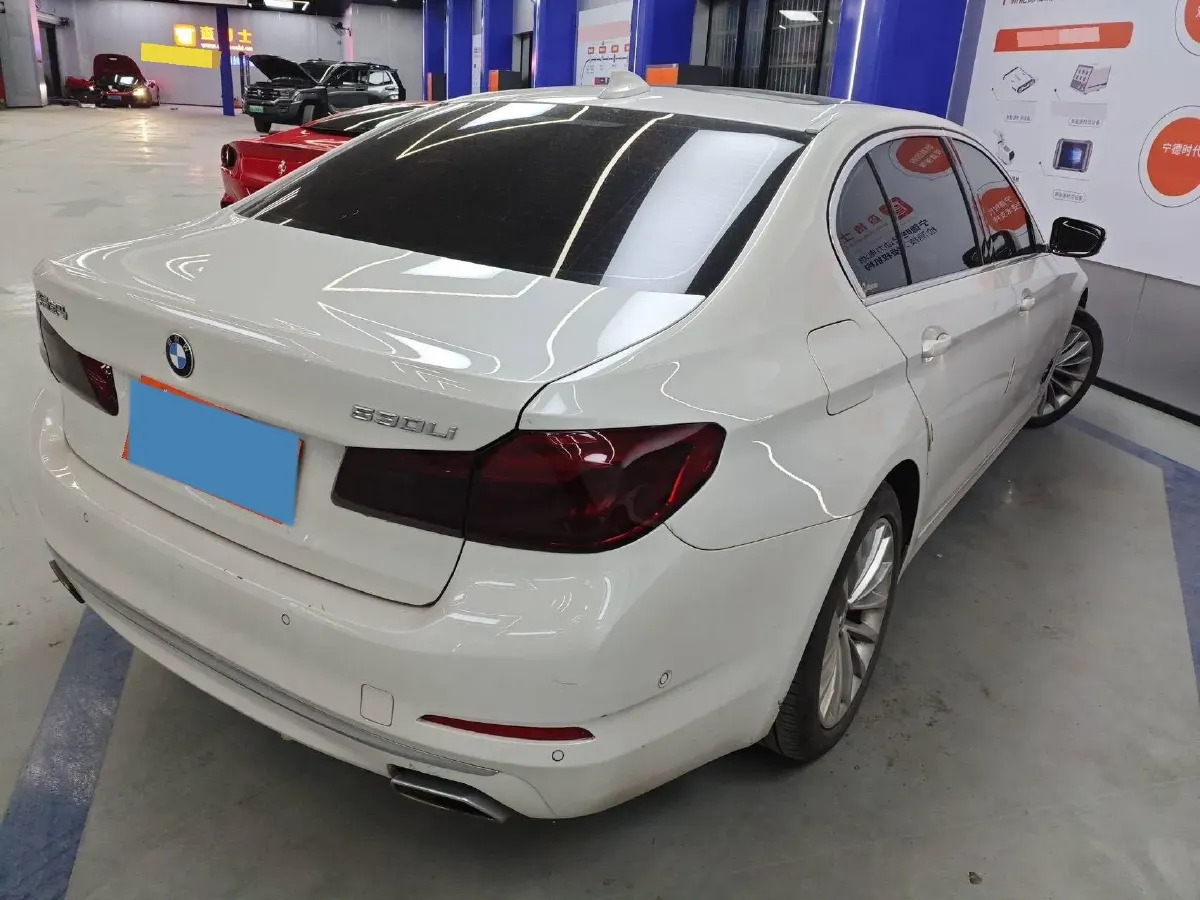 2020 BMW 5 Series 2.0T 252HP L4 8AT,autocango,china used car exporter,china ev exporter,chinese used car exporter,chinese used ev exporter