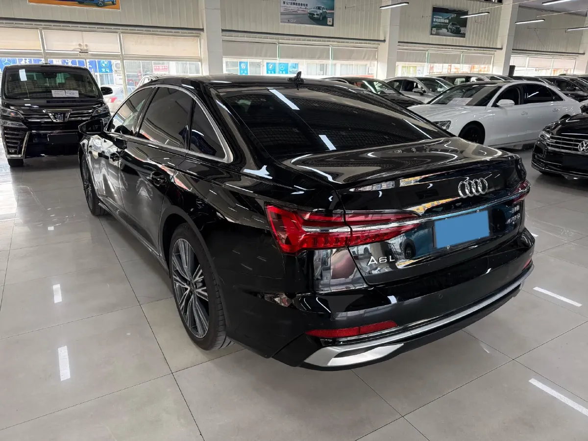 2023 Audi A6L 2.0T 245HP L4 7DCT,autocango,china used car exporter,china ev exporter,chinese used car exporter,chinese used ev exporter