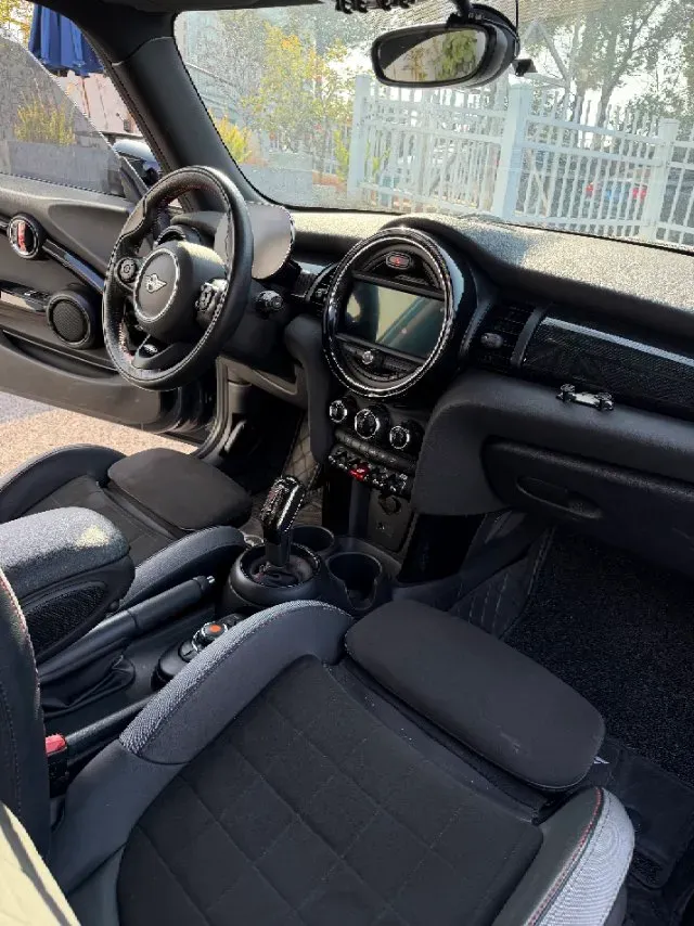 2021 MINI MINI 2.0T 192HP L4 7DCT,autocango,china used car exporter,china ev exporter,chinese used car exporter,chinese used ev exporter