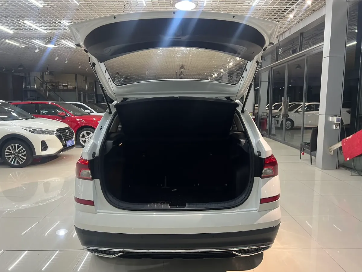 2021 Skoda Kamiq 1.5L 112HP L4 6AT,autocango,china used car exporter,china ev exporter,chinese used car exporter,chinese used ev exporter