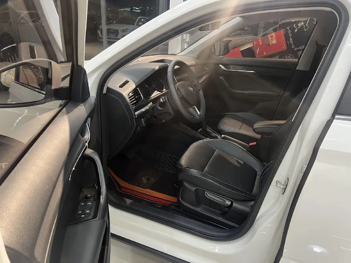 2021 Skoda Kamiq 1.5L 112HP L4 6AT,autocango,china used car exporter,china ev exporter,chinese used car exporter,chinese used ev exporter