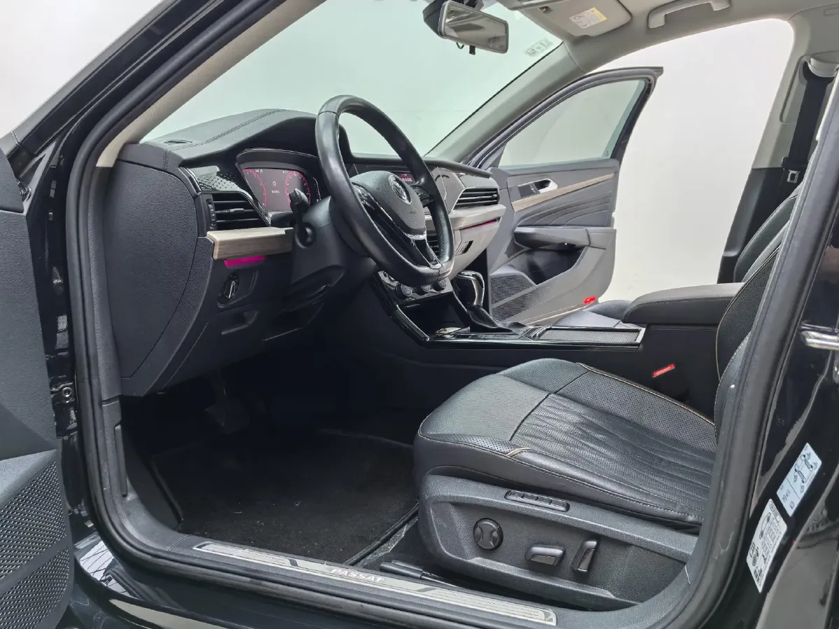 2019 Volvo V40 1.5T 152HP L4 6AT,autocango,china used car exporter,china ev exporter,chinese used car exporter,chinese used ev exporter