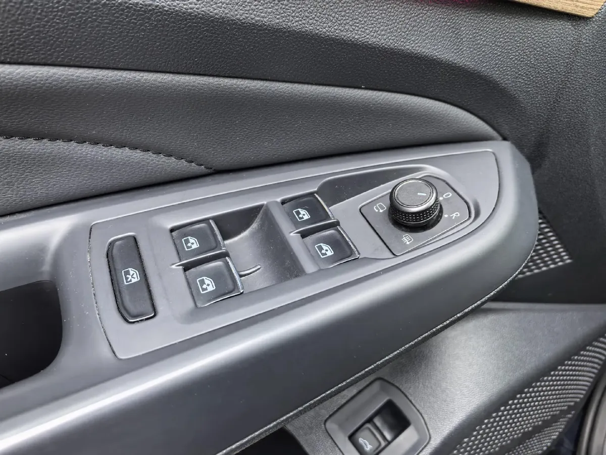 2019 Volvo V40 1.5T 152HP L4 6AT,autocango,china used car exporter,china ev exporter,chinese used car exporter,chinese used ev exporter