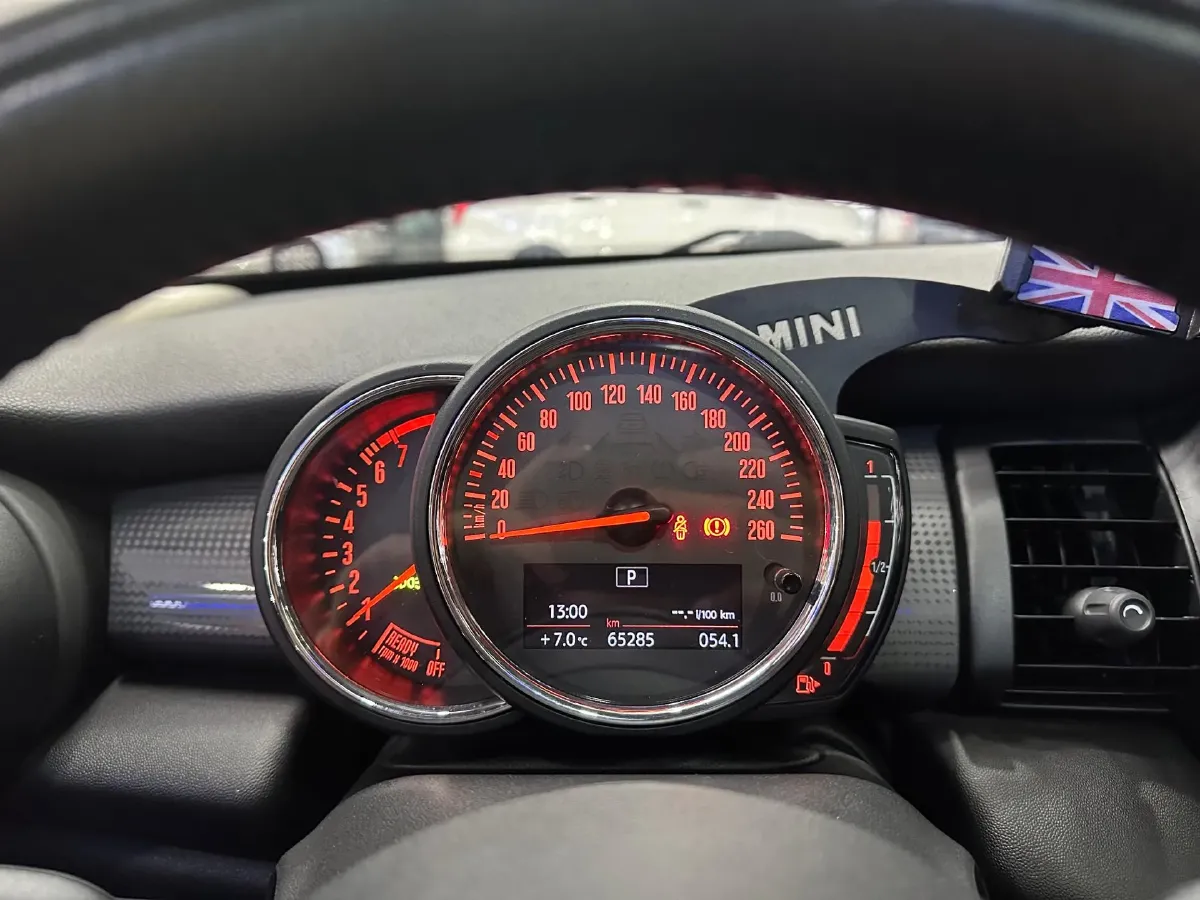 2016 MINI MINI 1.5T 136HP L3 6AT,autocango,china used car exporter,china ev exporter,chinese used car exporter,chinese used ev exporter