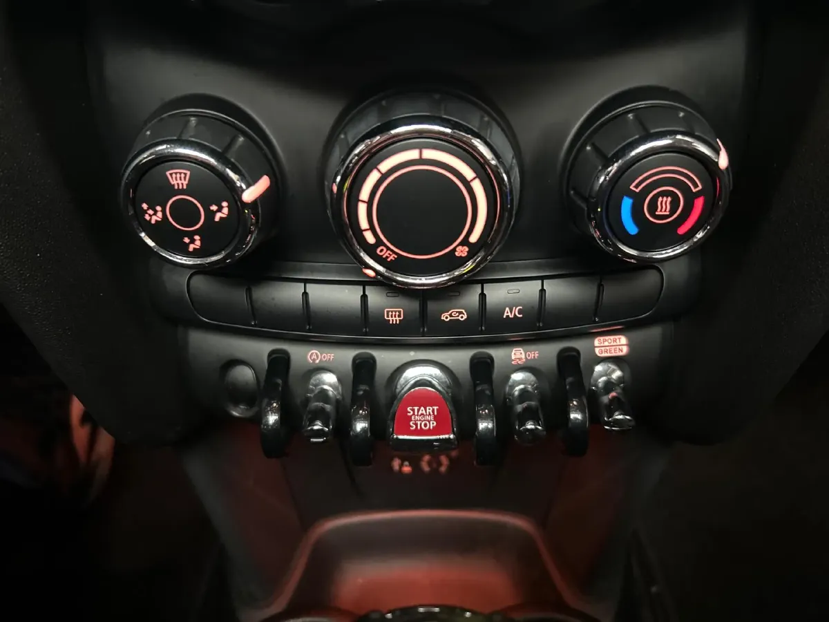 2016 MINI MINI 1.5T 136HP L3 6AT,autocango,china used car exporter,china ev exporter,chinese used car exporter,chinese used ev exporter