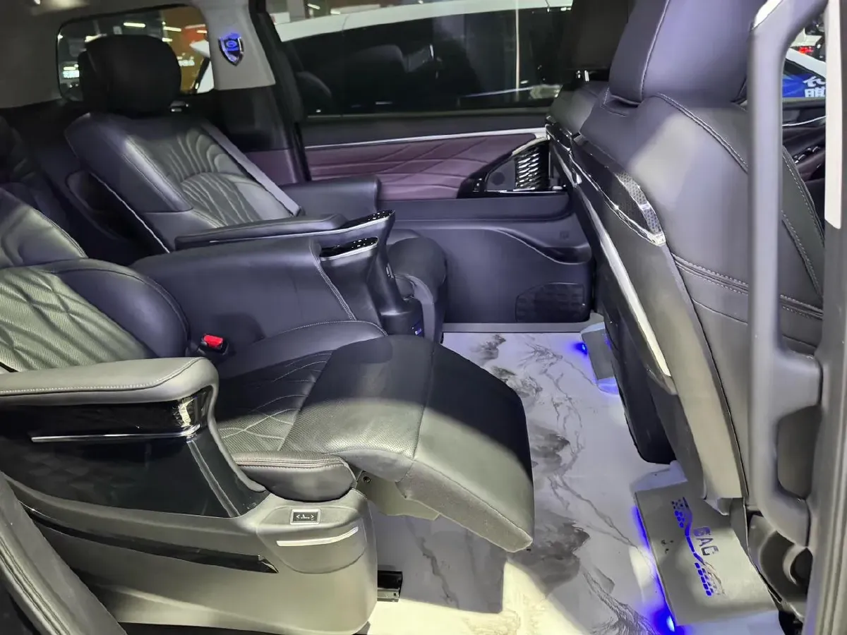 2024 GAC Trumpchi M8 2.0T 252HP L4 8AT,autocango,china used car exporter,china ev exporter,chinese used car exporter,chinese used ev exporter