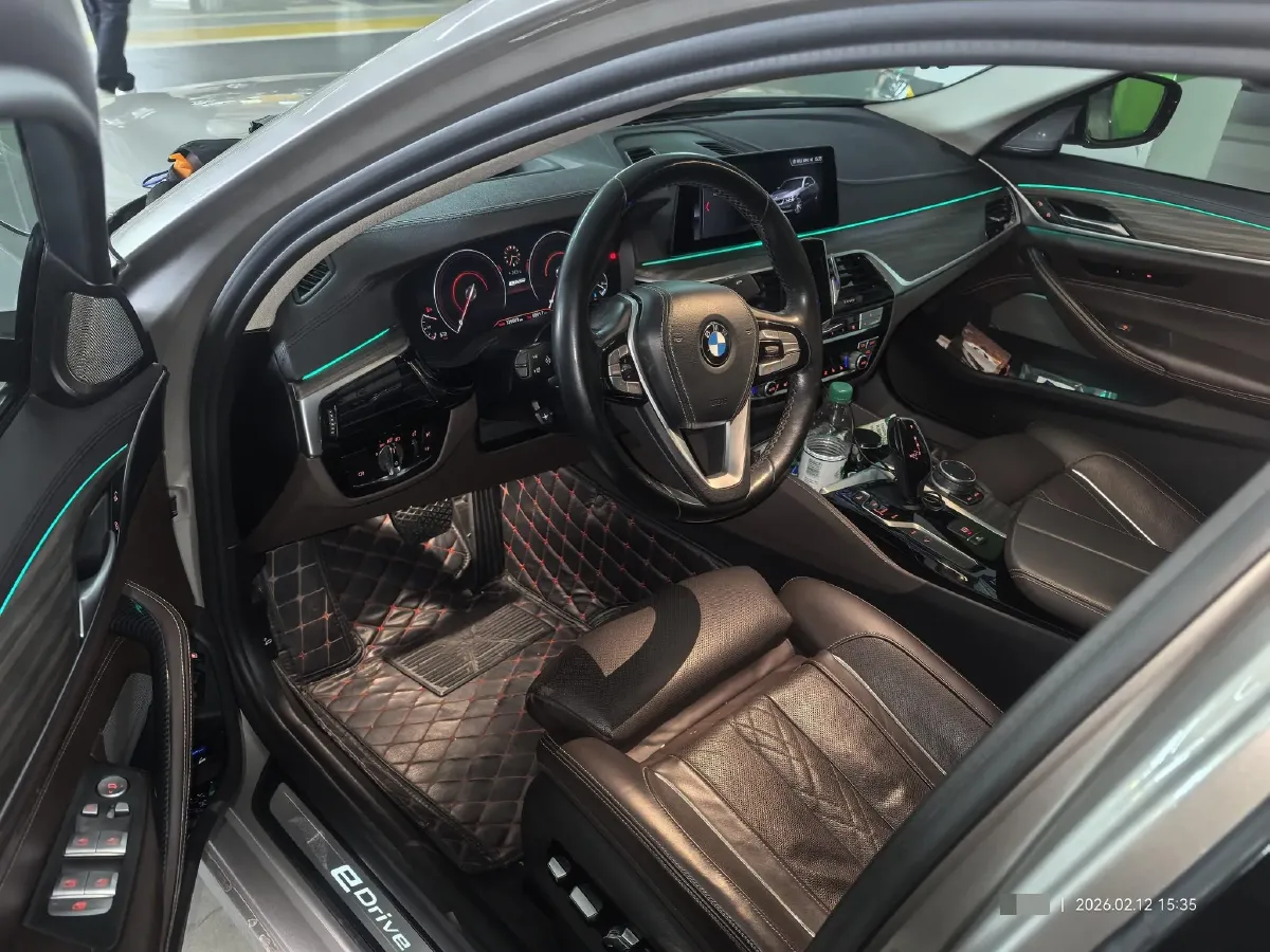 2019 BMW 5 Series 2.0T 184HP L4 8AT PHEV 13KWH,autocango,china used car exporter,china ev exporter,chinese used car exporter,chinese used ev exporter