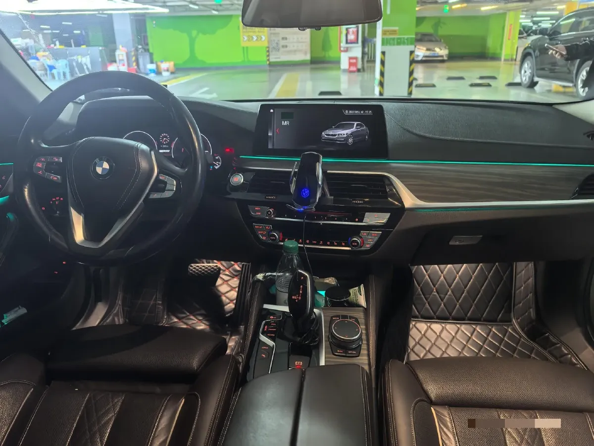 2019 BMW 5 Series 2.0T 184HP L4 8AT PHEV 13KWH,autocango,china used car exporter,china ev exporter,chinese used car exporter,chinese used ev exporter