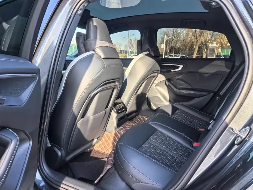 2026 Audi A5L 2.0T 204HP L4 7DCT,autocango,china used car exporter,china ev exporter,chinese used car exporter,chinese used ev exporter
