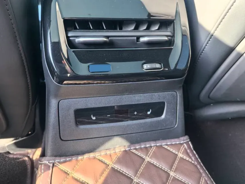 2026 Audi A5L 2.0T 204HP L4 7DCT,autocango,china used car exporter,china ev exporter,chinese used car exporter,chinese used ev exporter