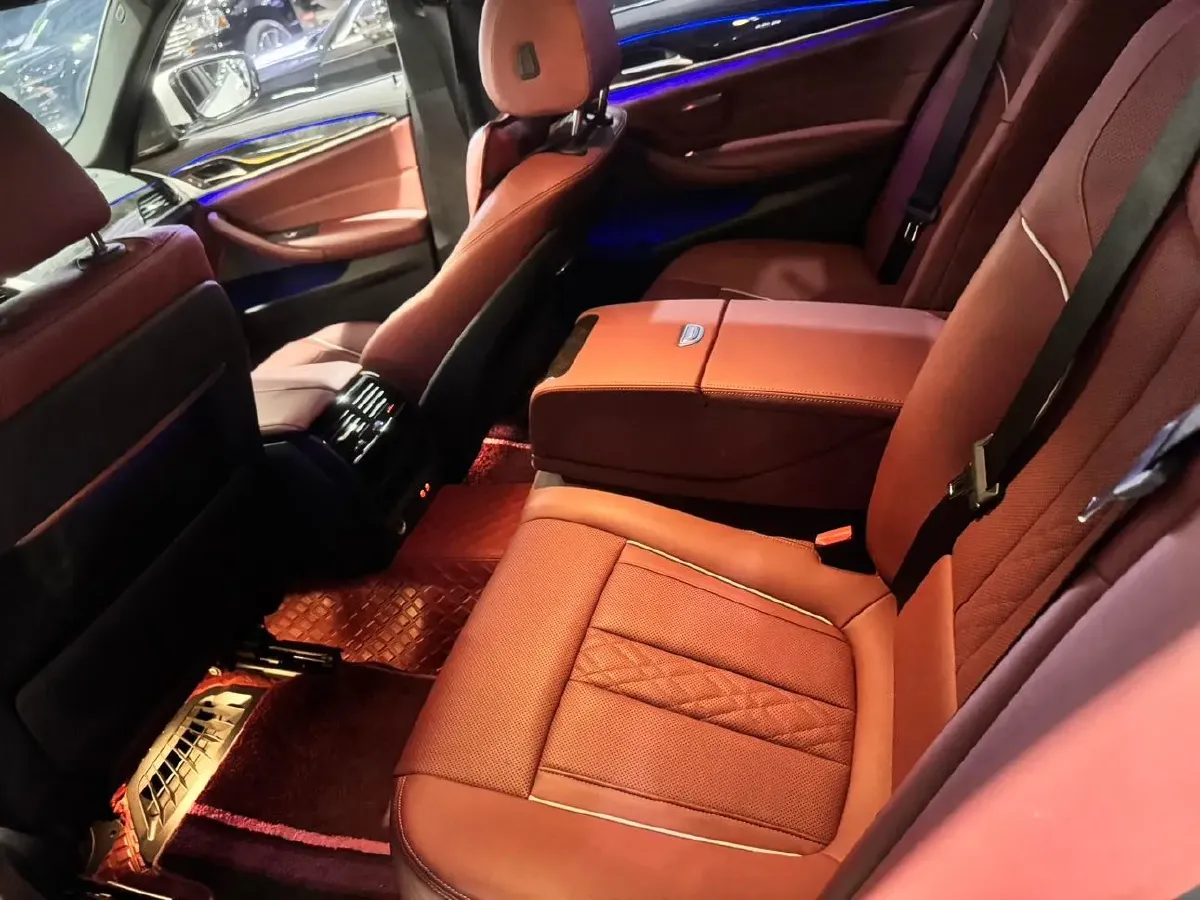 2022 BMW 5 Series 2.0T 184HP L4 8AT,autocango,china used car exporter,china ev exporter,chinese used car exporter,chinese used ev exporter