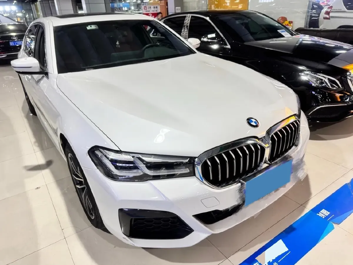 2022 BMW 5 Series 2.0T 184HP L4 8AT,autocango,china used car exporter,china ev exporter,chinese used car exporter,chinese used ev exporter