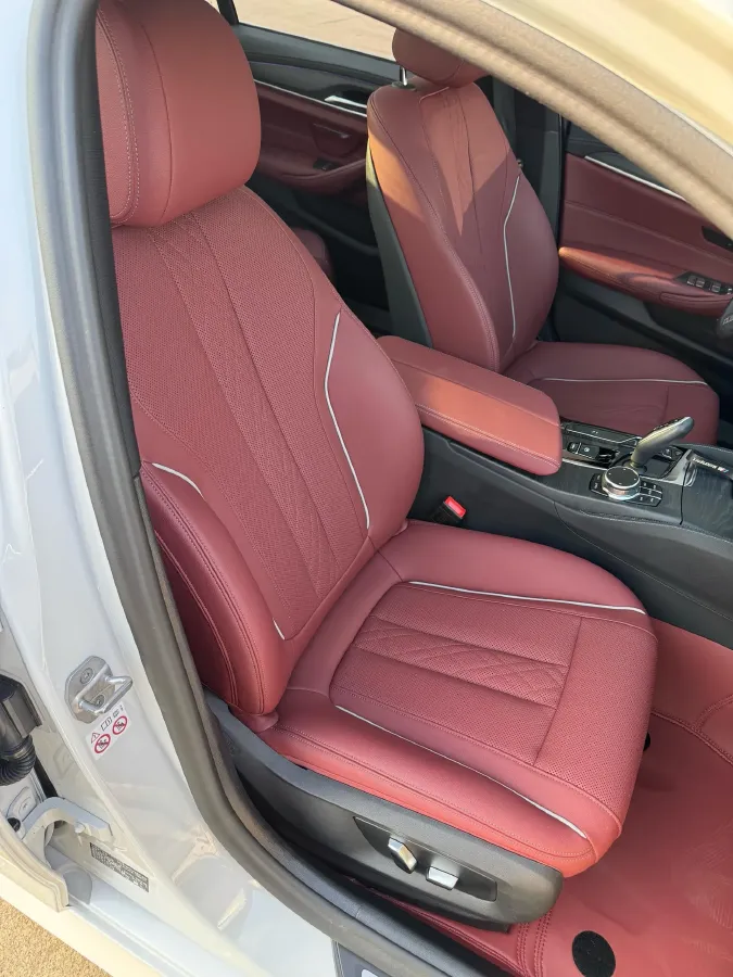 2023 BMW 5 Series 2.0T 245HP L4 8AT,autocango,china used car exporter,china ev exporter,chinese used car exporter,chinese used ev exporter