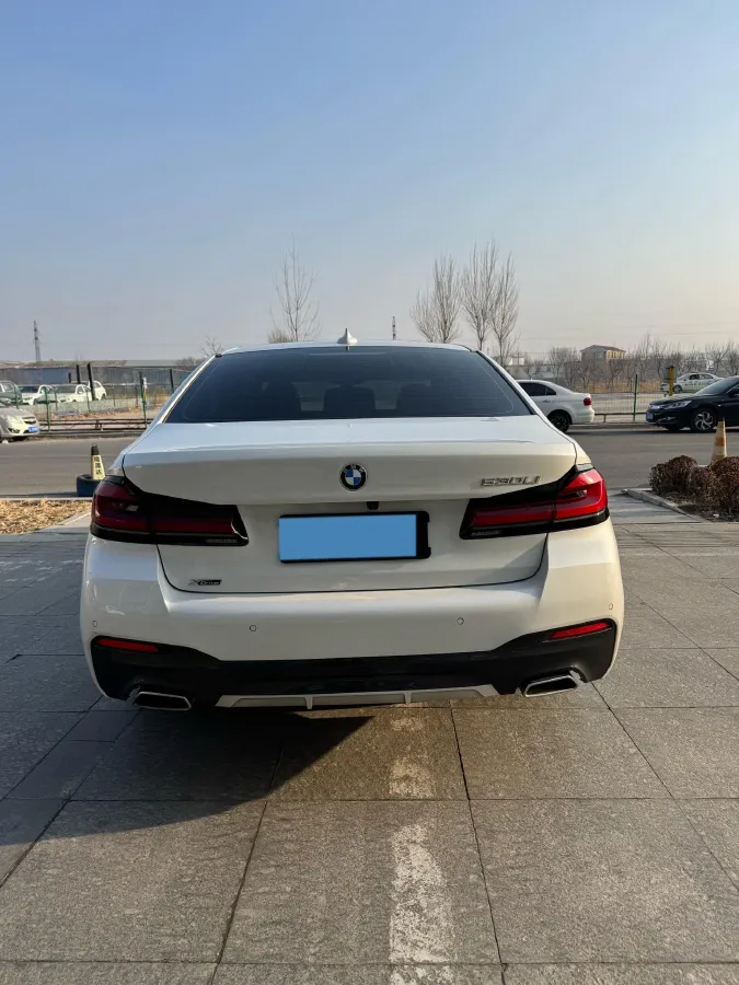 2023 BMW 5 Series 2.0T 245HP L4 8AT,autocango,china used car exporter,china ev exporter,chinese used car exporter,chinese used ev exporter