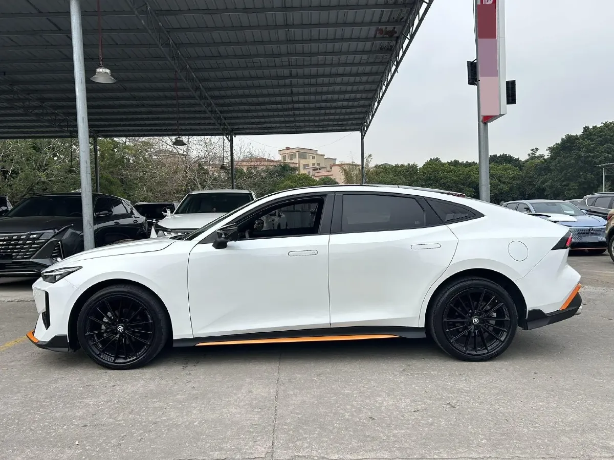 2024 ChangAn UNI-V 1.5T 188HP L4 7DCT,autocango,china used car exporter,china ev exporter,chinese used car exporter,chinese used ev exporter