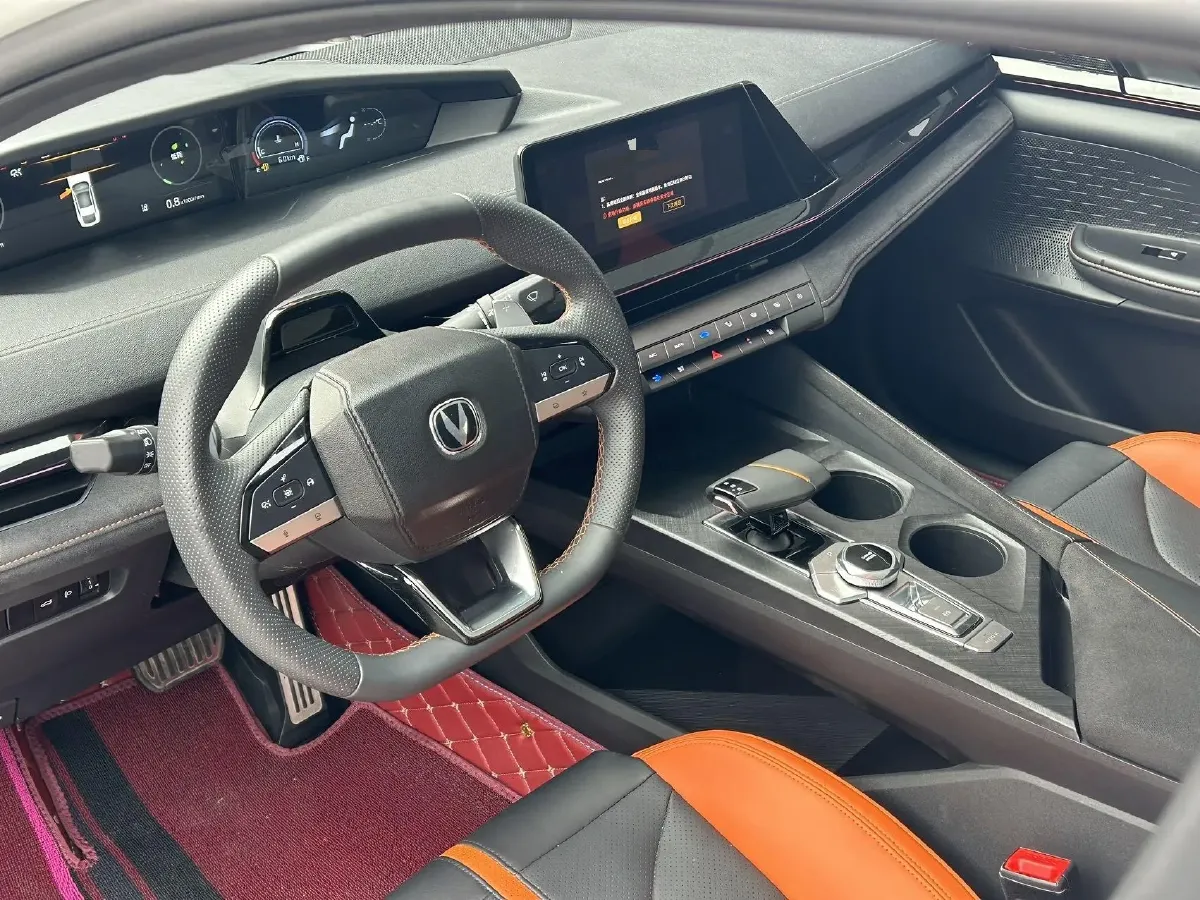 2024 ChangAn UNI-V 1.5T 188HP L4 7DCT,autocango,china used car exporter,china ev exporter,chinese used car exporter,chinese used ev exporter