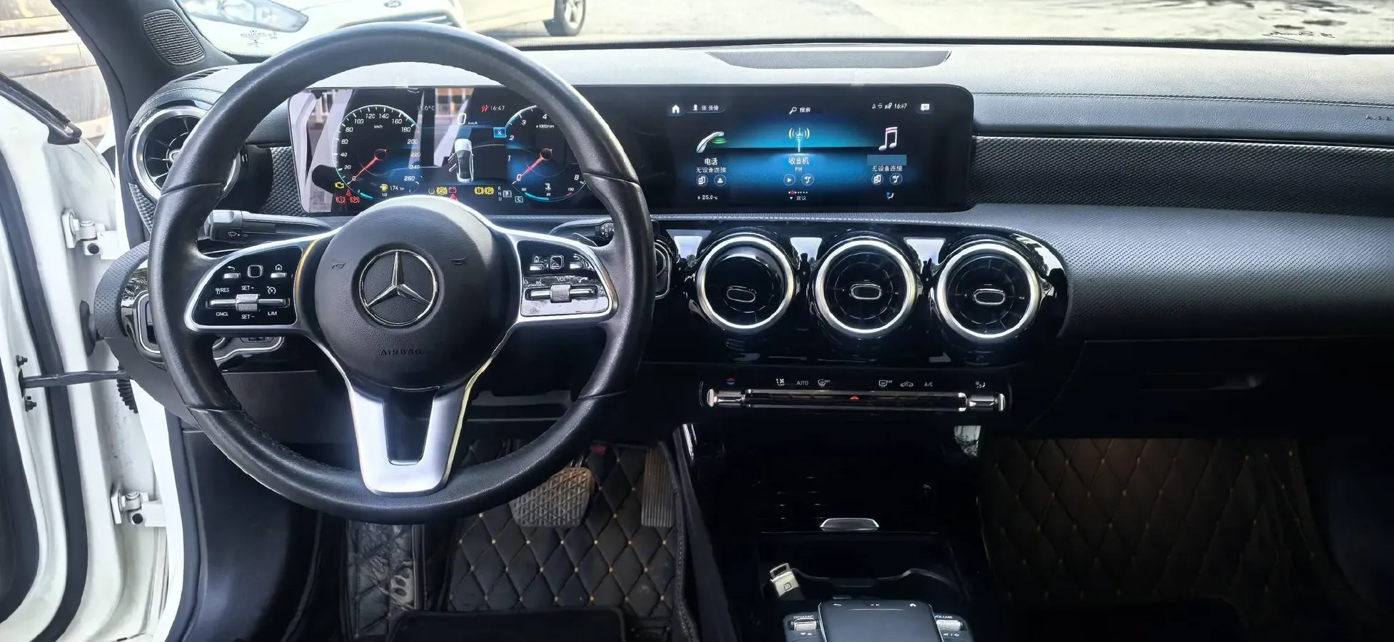 2022 Mercedes-Benz A Class 1.3T 136HP L4 7DCT,autocango,china used car exporter,china ev exporter,chinese used car exporter,chinese used ev exporter