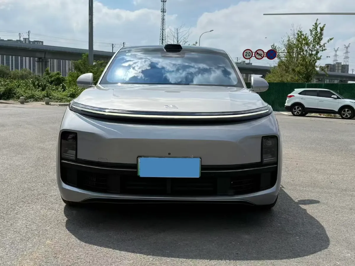 2022 Li L9 Range Extended 154HP REEV 42.6KWH,autocango,china used car exporter,china ev exporter,chinese used car exporter,chinese used ev exporter