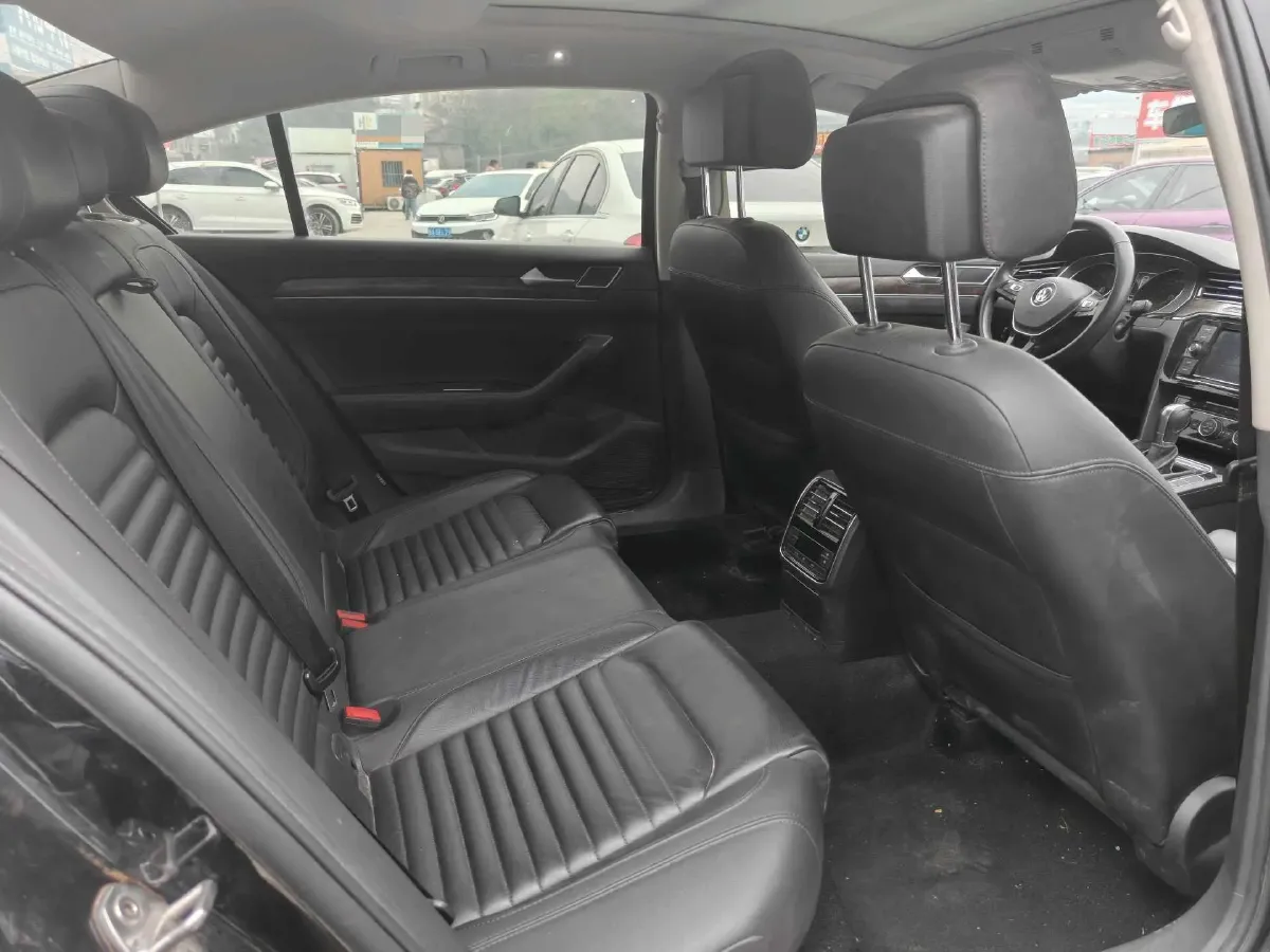 2019 Volkswagen Magotan 2.0T 186HP L4 7DCT,autocango,china used car exporter,china ev exporter,chinese used car exporter,chinese used ev exporter