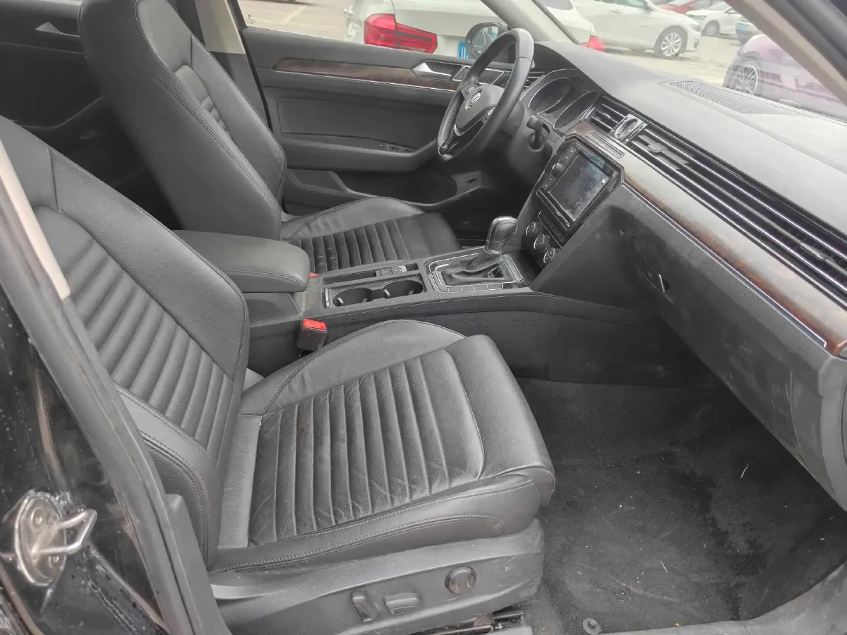 2019 Volkswagen Magotan 2.0T 186HP L4 7DCT,autocango,china used car exporter,china ev exporter,chinese used car exporter,chinese used ev exporter