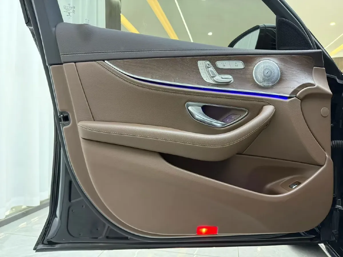 2020 Mercedes-Benz E Class 2.0T 258HP L4 9AT,autocango,china used car exporter,china ev exporter,chinese used car exporter,chinese used ev exporter