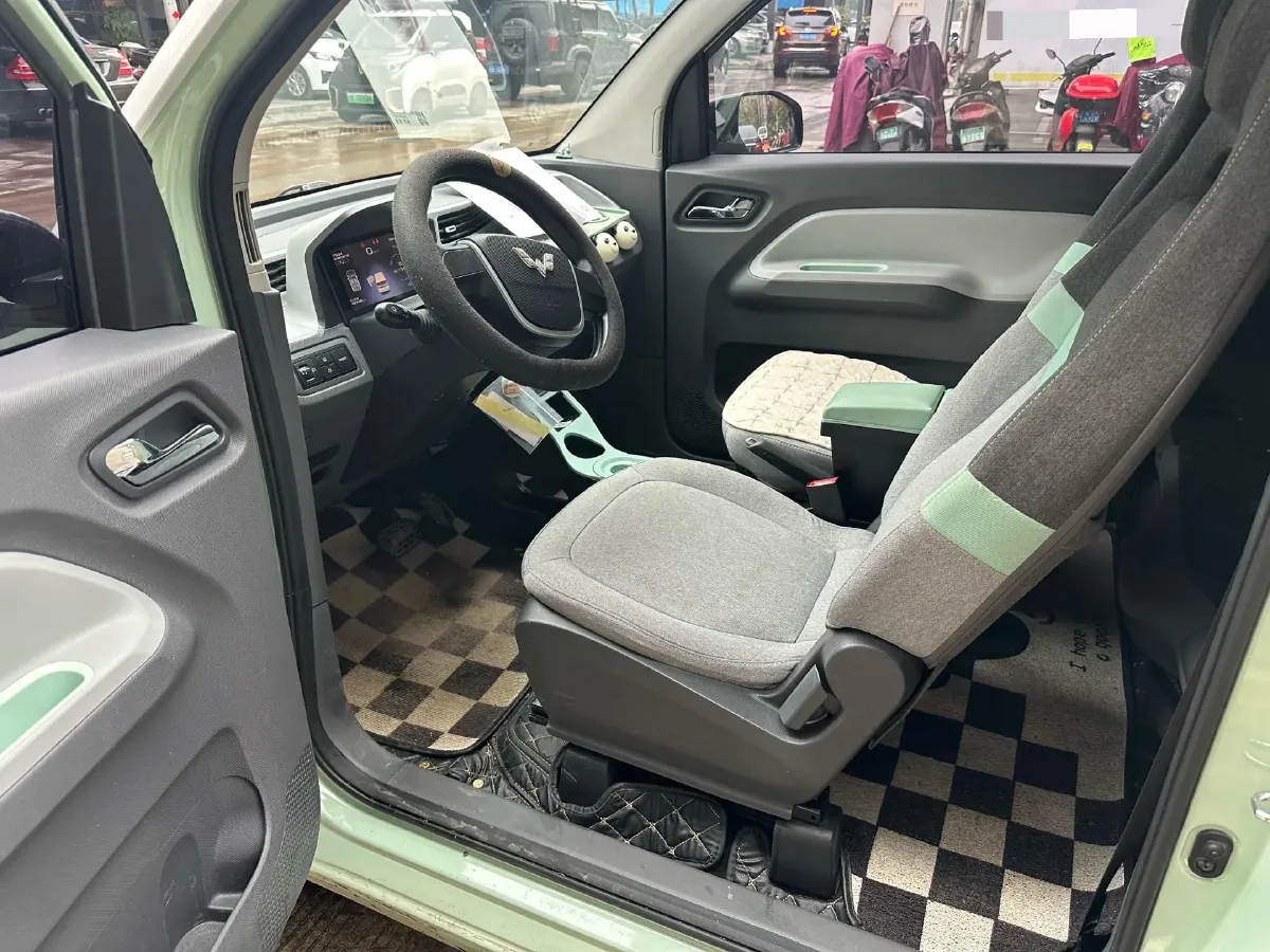 2021 WuLing HongGuang MINI EV BEV 13.9KWH,autocango,china used car exporter,china ev exporter,chinese used car exporter,chinese used ev exporter