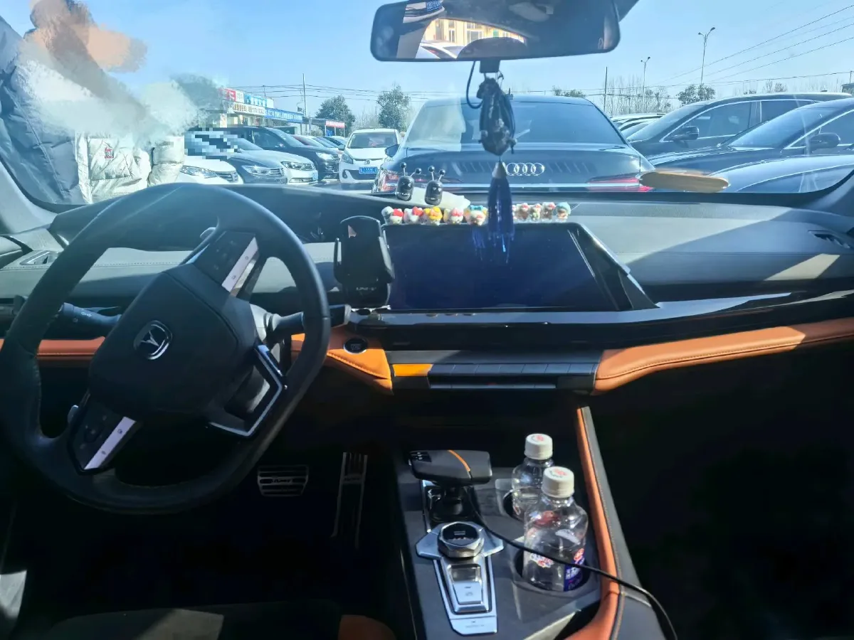 2023 ChangAn UNI-V 1.5T 188HP L4 7DCT,autocango,china used car exporter,china ev exporter,chinese used car exporter,chinese used ev exporter