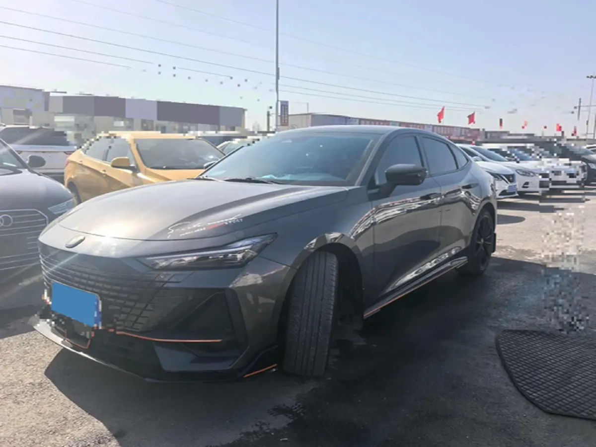 2023 ChangAn UNI-V 1.5T 188HP L4 7DCT,autocango,china used car exporter,china ev exporter,chinese used car exporter,chinese used ev exporter