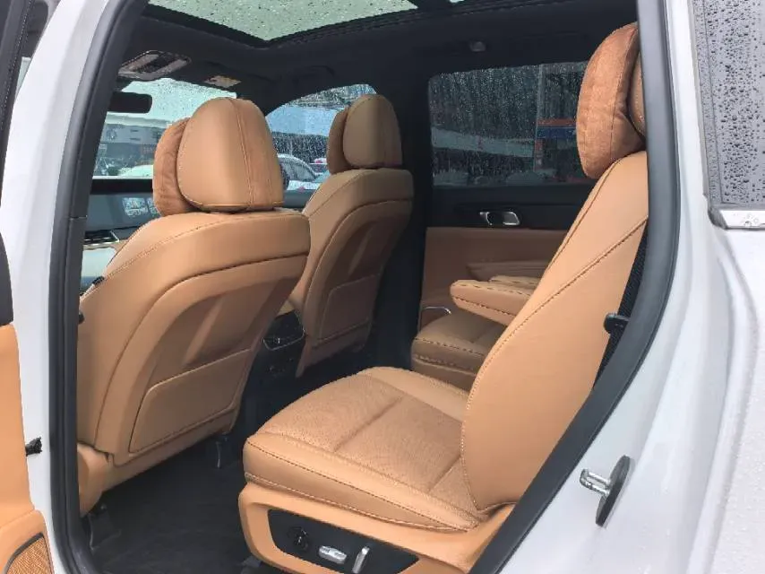 2021 Li ONE Range Extended 131HP REEV 40.5KWH,autocango,china used car exporter,china ev exporter,chinese used car exporter,chinese used ev exporter