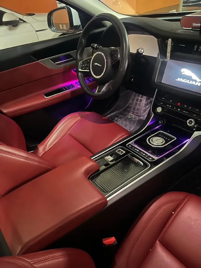 2020 Jaguar XFL 2.0T 200HP L4 8AT,autocango,china used car exporter,china ev exporter,chinese used car exporter,chinese used ev exporter