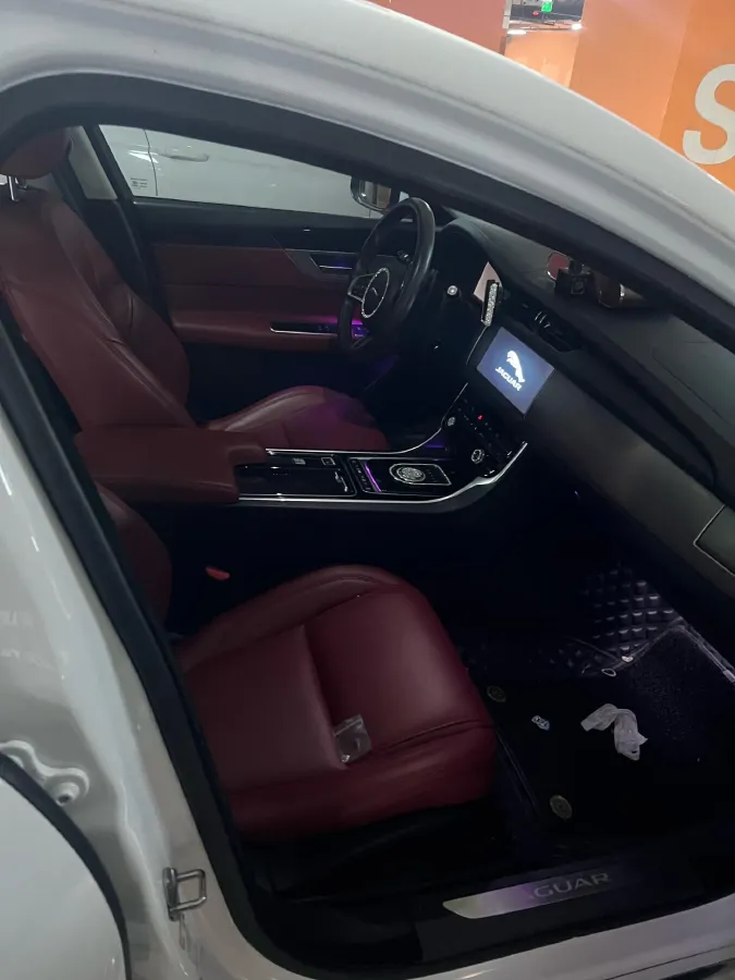 2020 Jaguar XFL 2.0T 200HP L4 8AT,autocango,china used car exporter,china ev exporter,chinese used car exporter,chinese used ev exporter